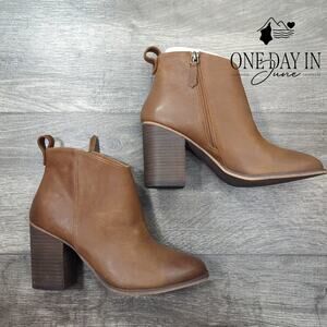 BP Zip Up Leather Boot Size 8